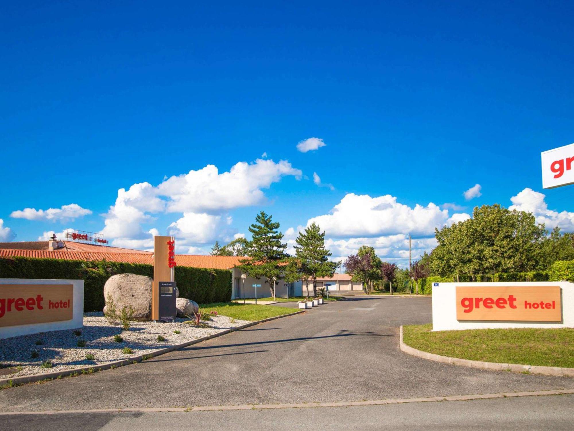 Greet Castres Saix Hotel